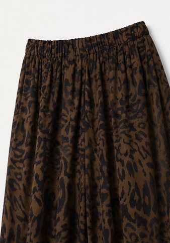 Pantalón wide leg de estampado animal