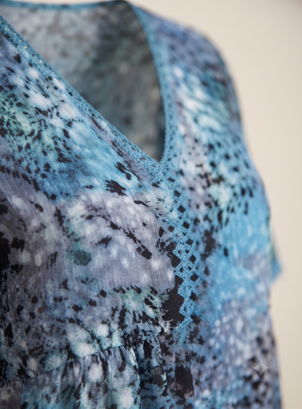 Vestido Midi Fluido Estampado Floral - detalle