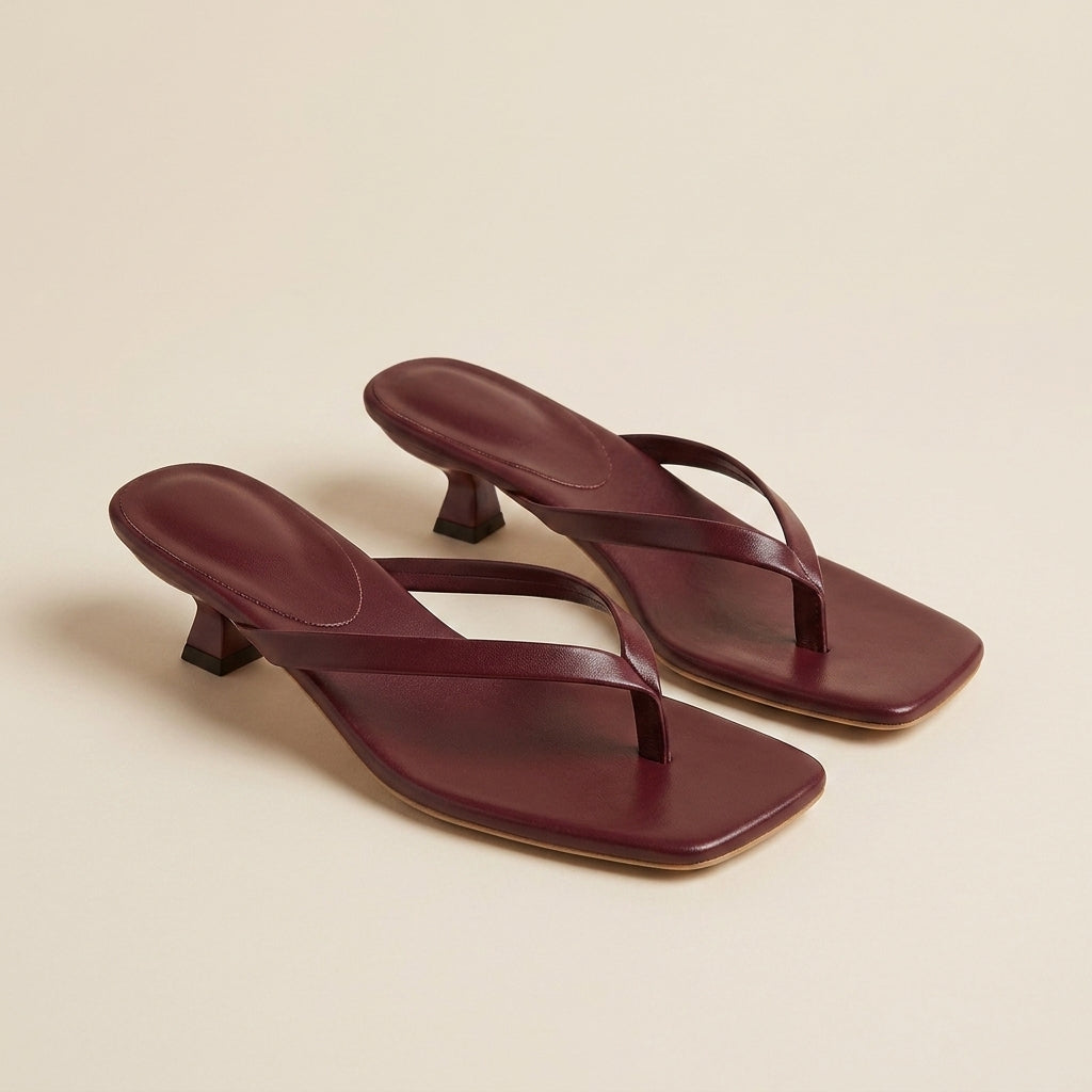 Sandalias de dedo con tacón bajo en piel