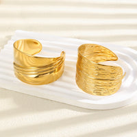 Brazalete Hoja Martillada Tono Oro - Elsa