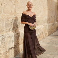 Vestido Leonor en marron, de frente